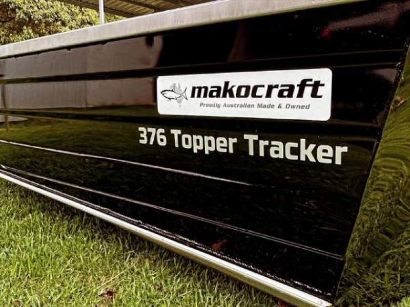 Makocraft 376 Topper Tracker Black Ops