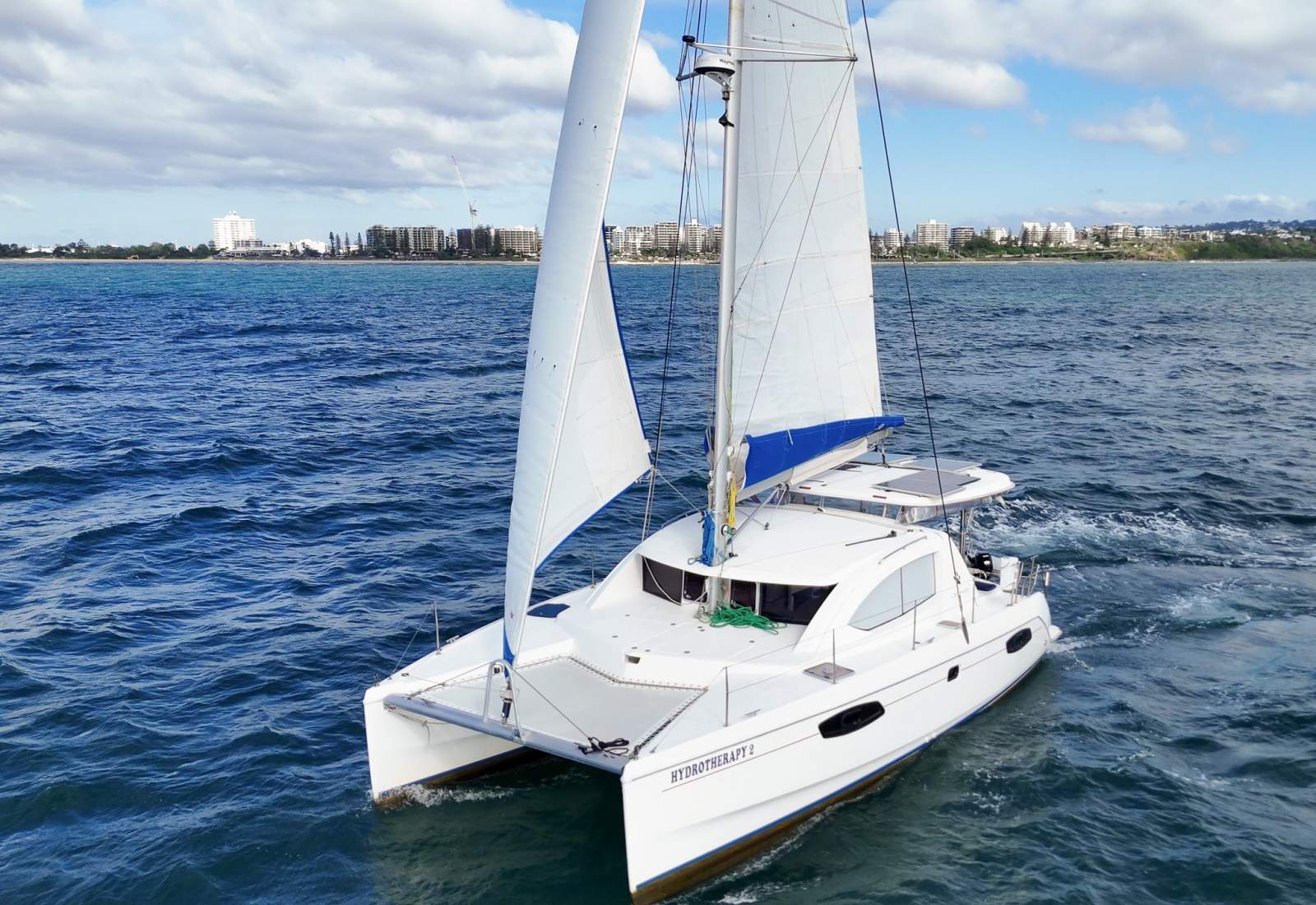 Leopard Catamarans 384