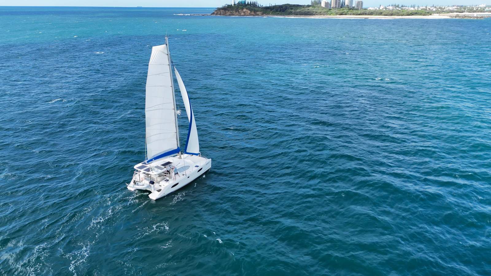 Leopard Catamarans 384