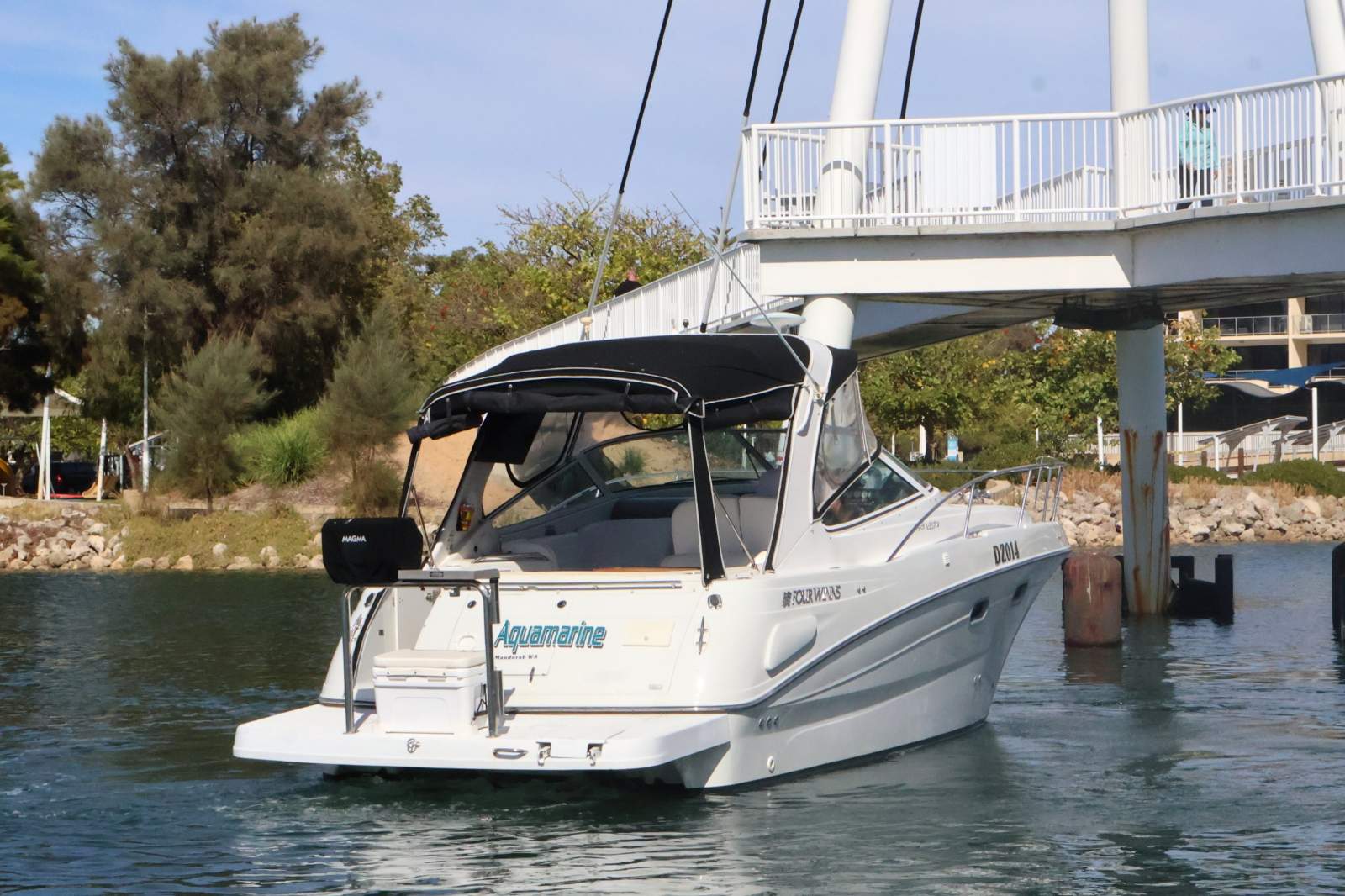Four Winns Vista 298 - An Exceptional Cruiser!
