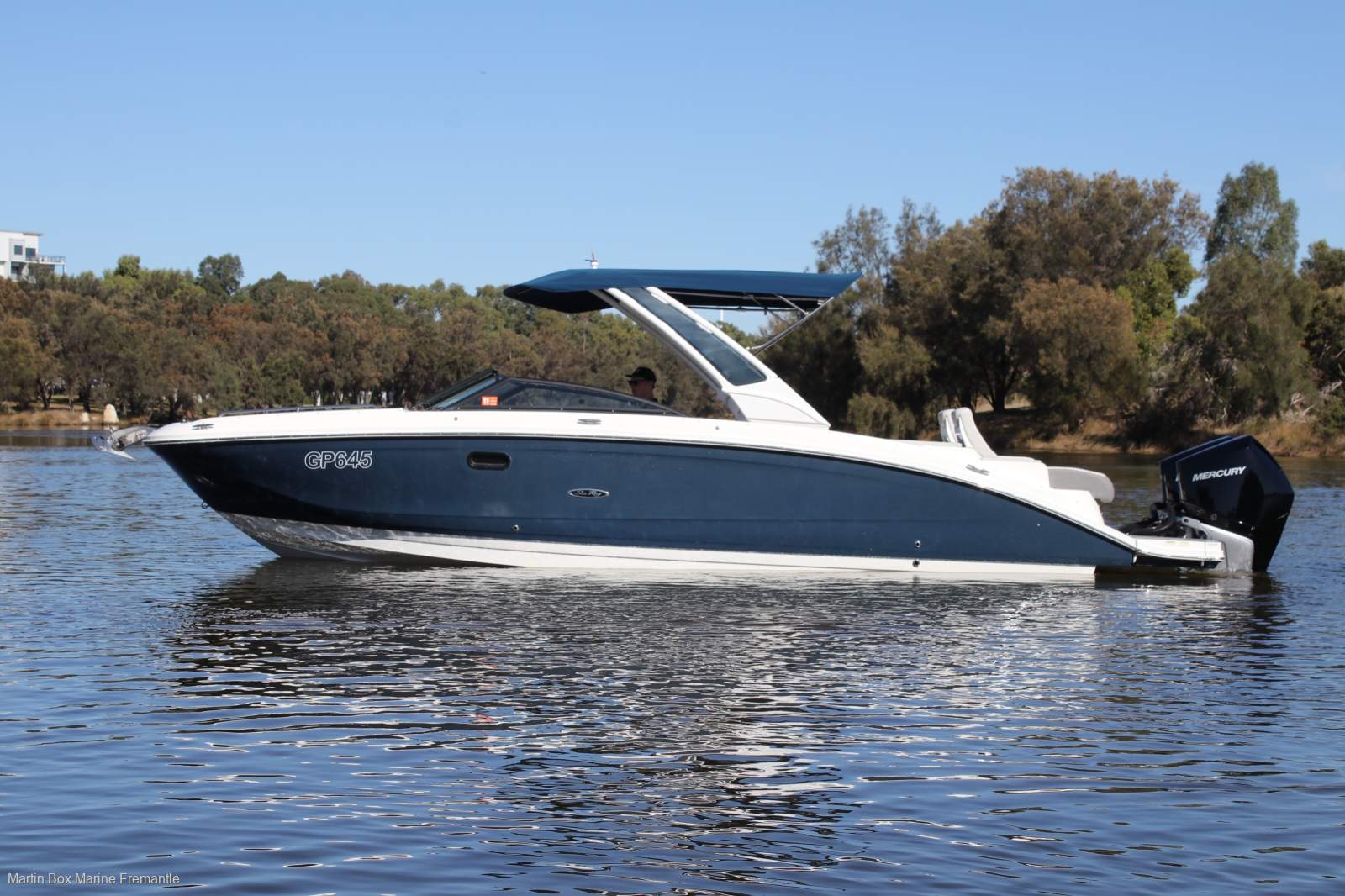 Sea Ray 290 SDX With Joystick Control