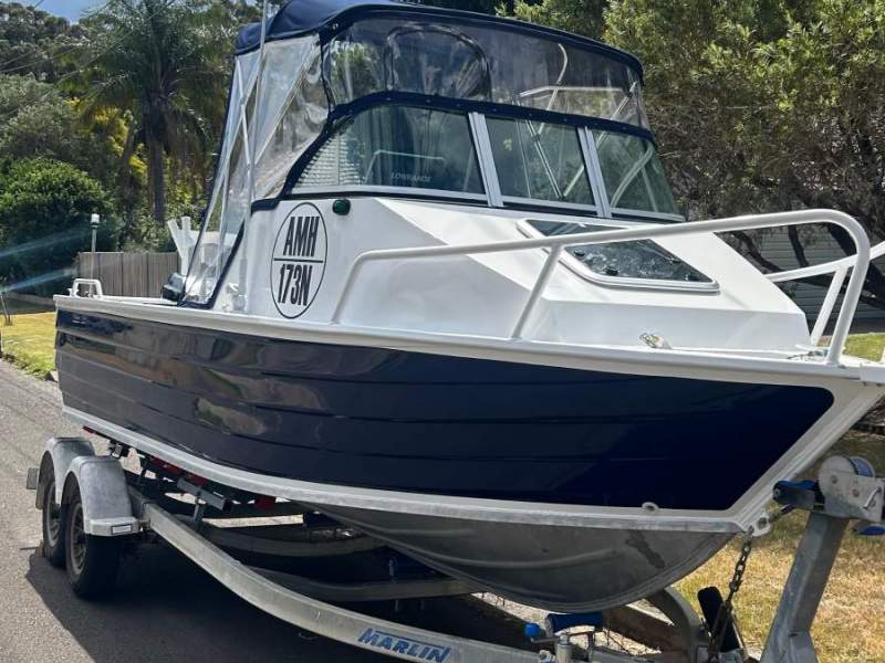 Pioneer 5.8m Aluminium Half Cabin