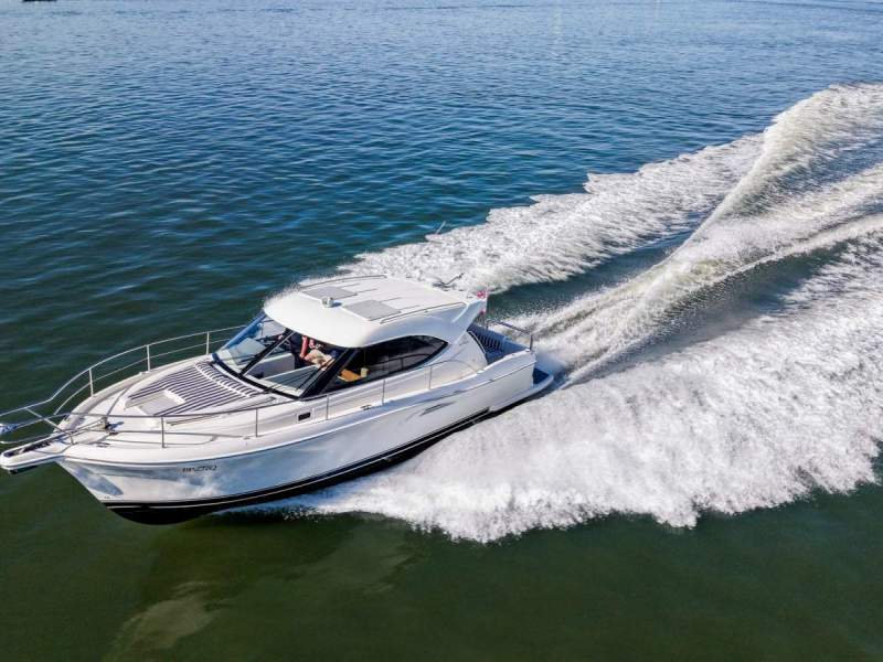 Riviera 3600 Sport Yacht