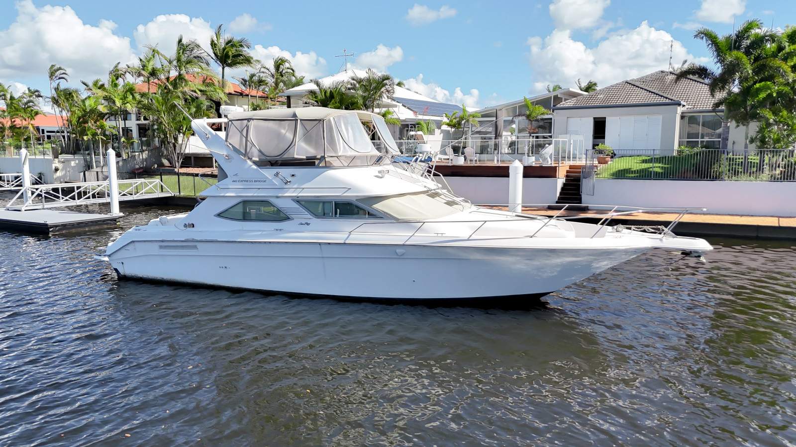 Sea Ray 440 Express Bridge Must Sell!