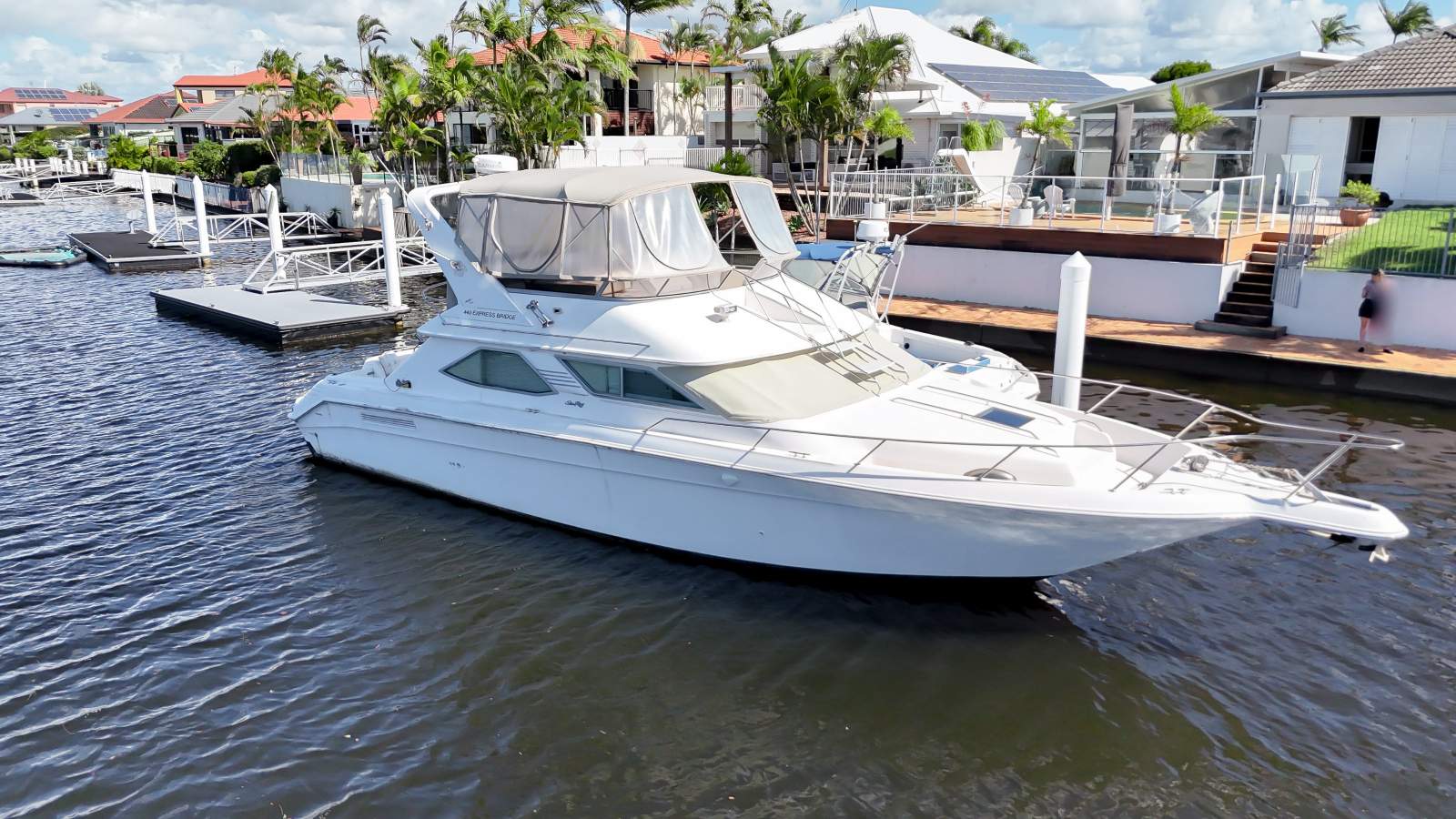 Sea Ray 440 Express Bridge Must Sell!