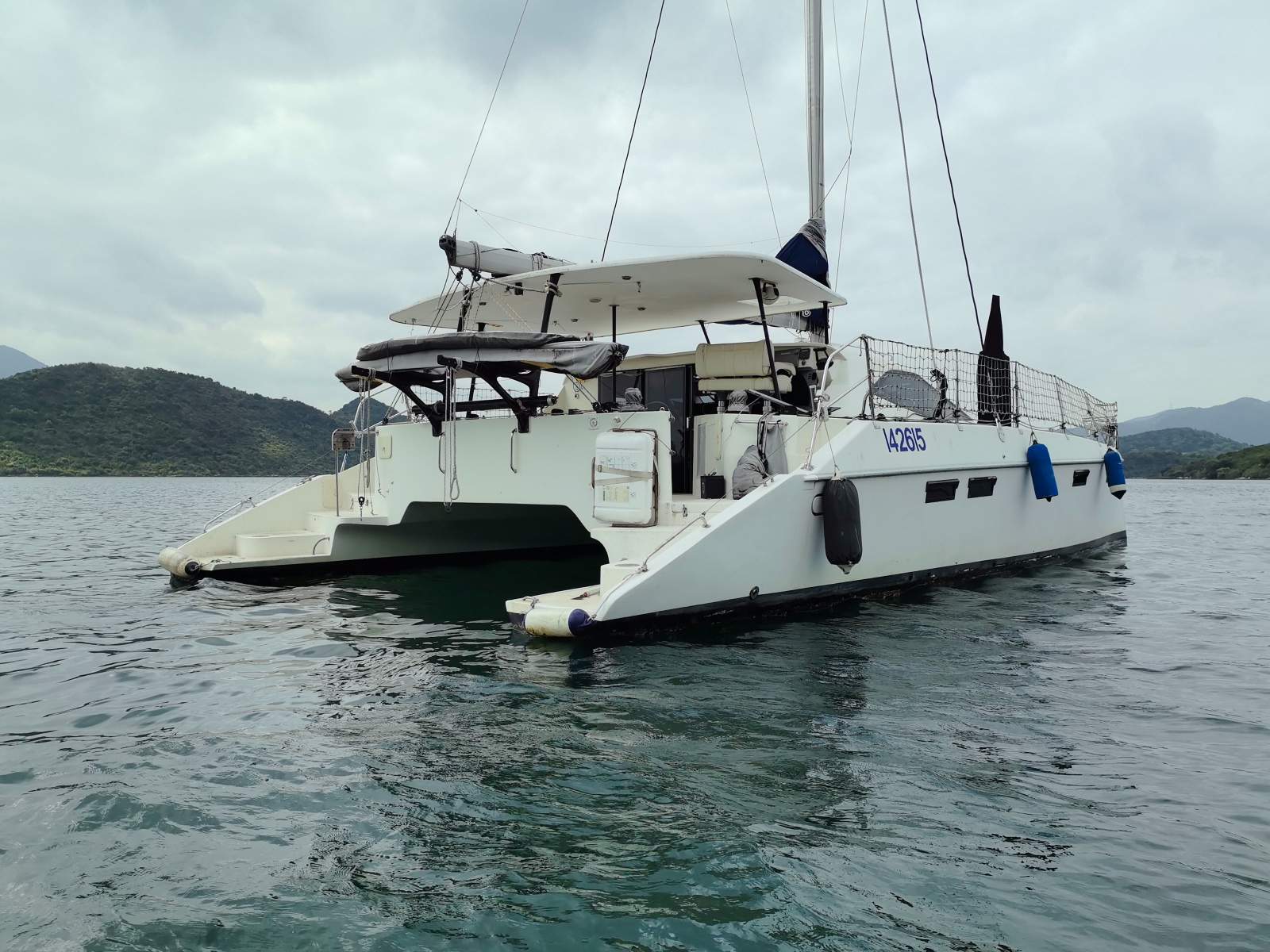 Balance Catamarans 451:Enlarged Hardtop