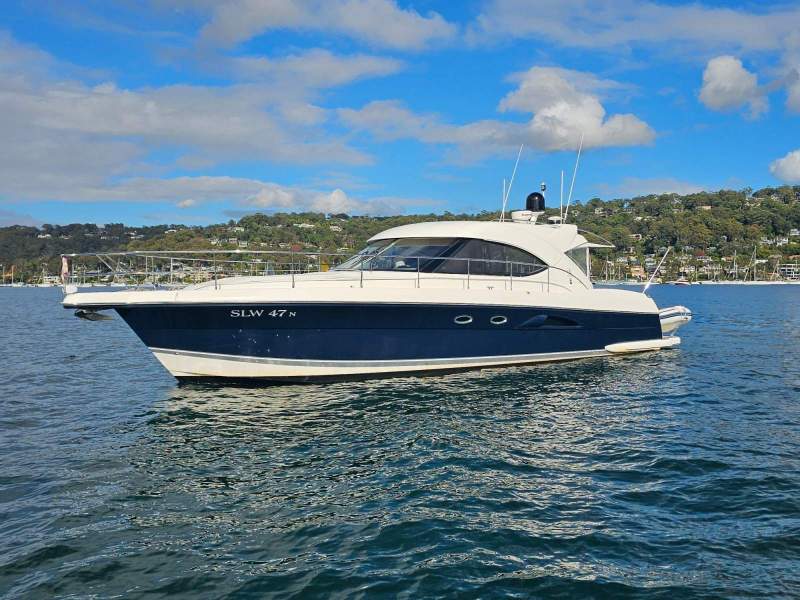 Riviera 4700 Sport Yacht