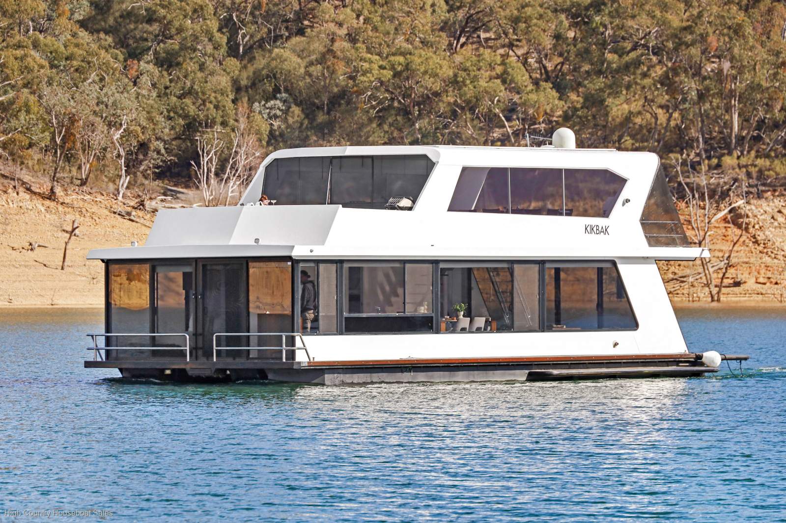 KIK BAK Houseboat Holiday Home on Lake Eildon:KIK BAK on Lake Eildon