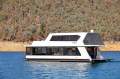 KIK BAK Houseboat Holiday Home on Lake Eildon:KIK BAK on Lake Eildon