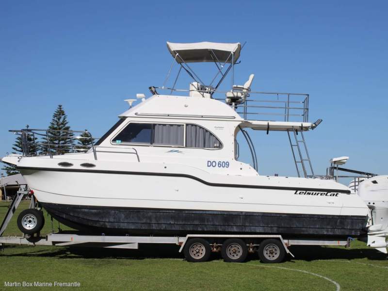 Leisurecat 9000 Profisher with 2022 Suzuki 300Hp Outboards and Joystick