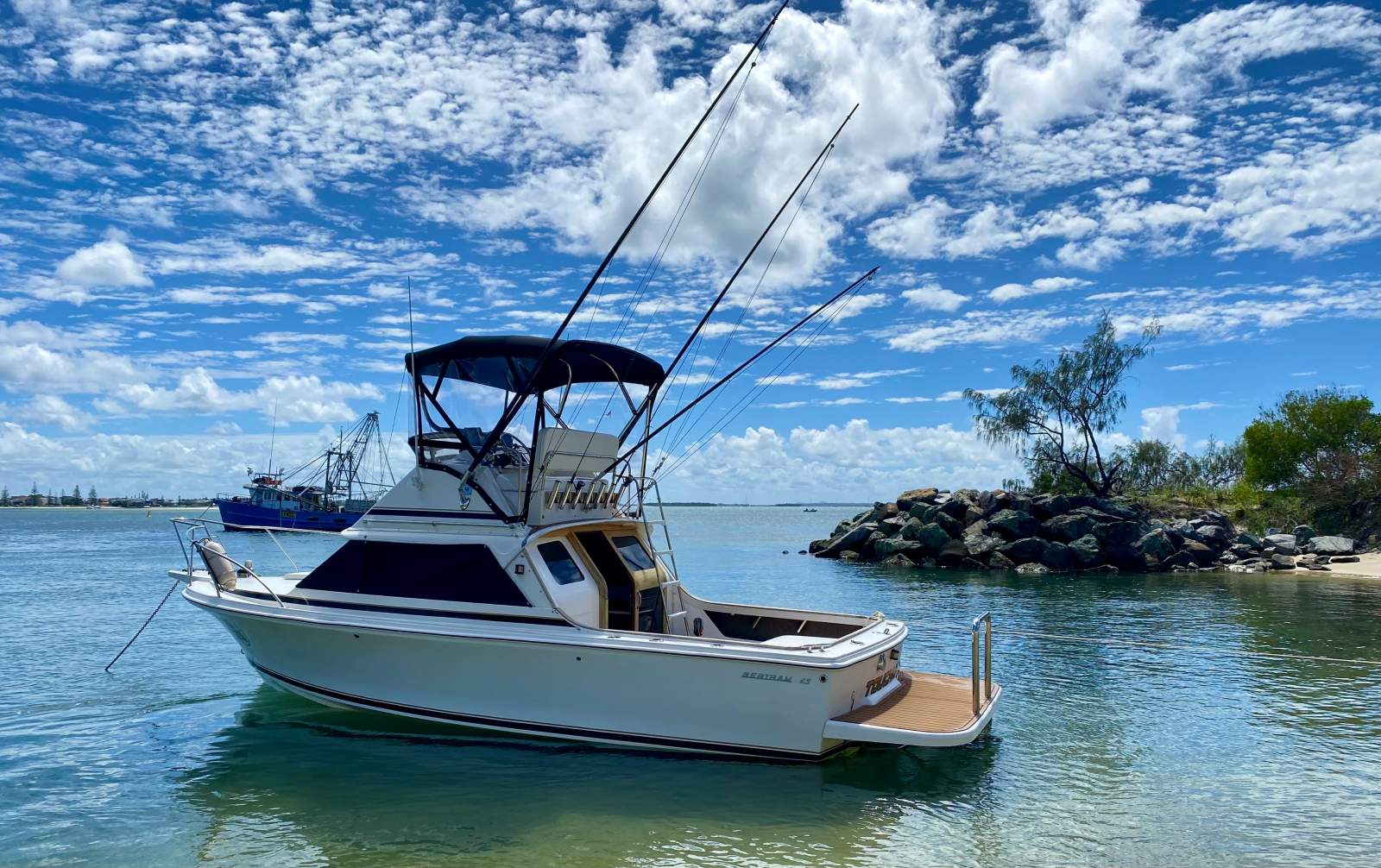 Bertram 25 Flybridge Bertram 25 Sports Fisher