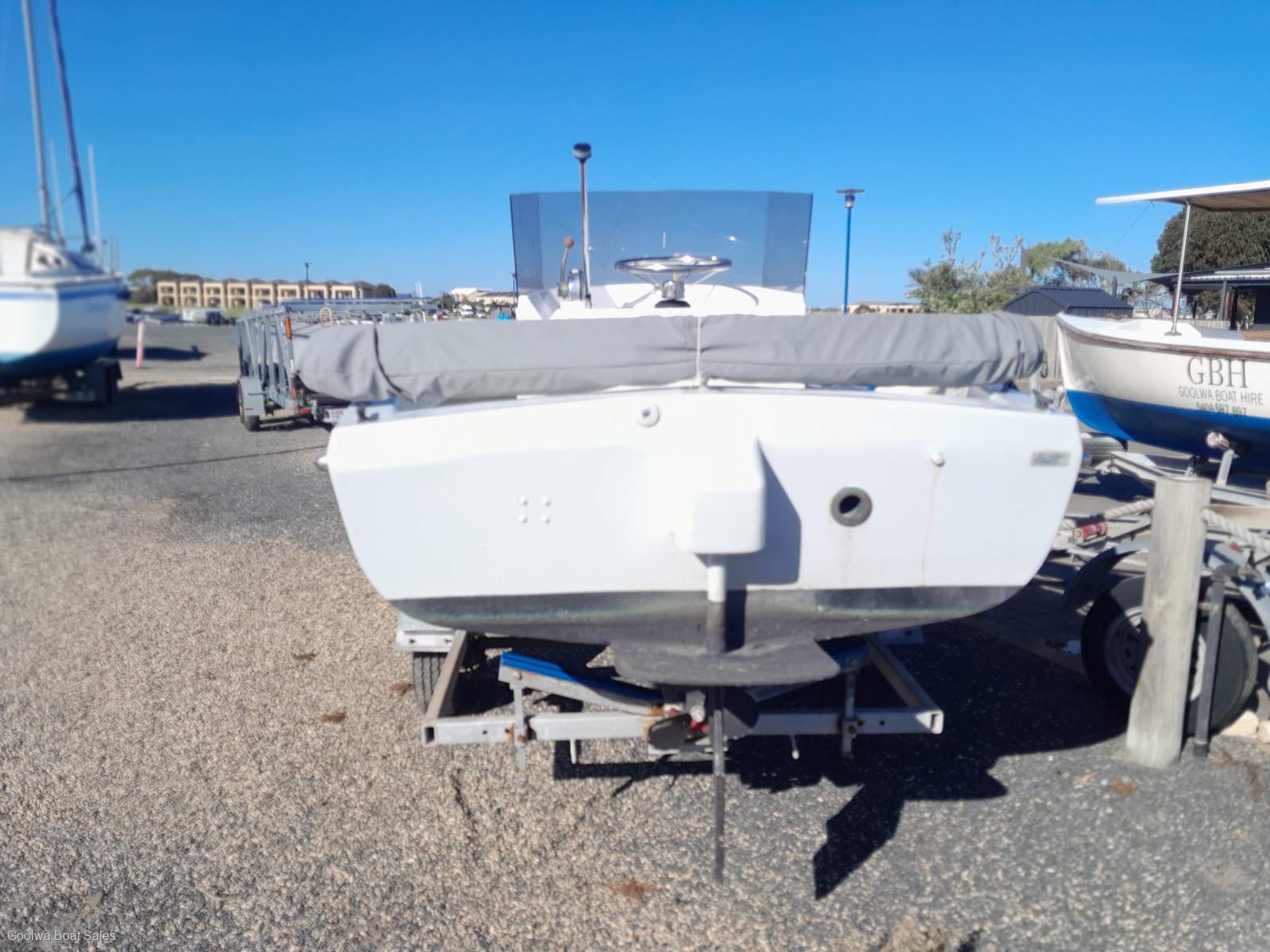 Clausen 4.3 Centre Console Dory