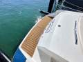Chris Craft Launch 28 Bow Rider " Bow Thruster ":Swim platform