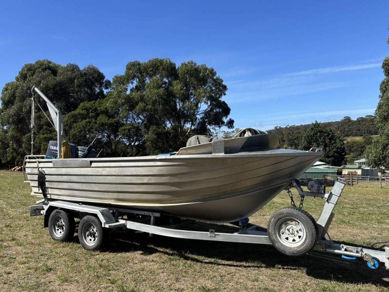 Tri Star 5m open dinghy