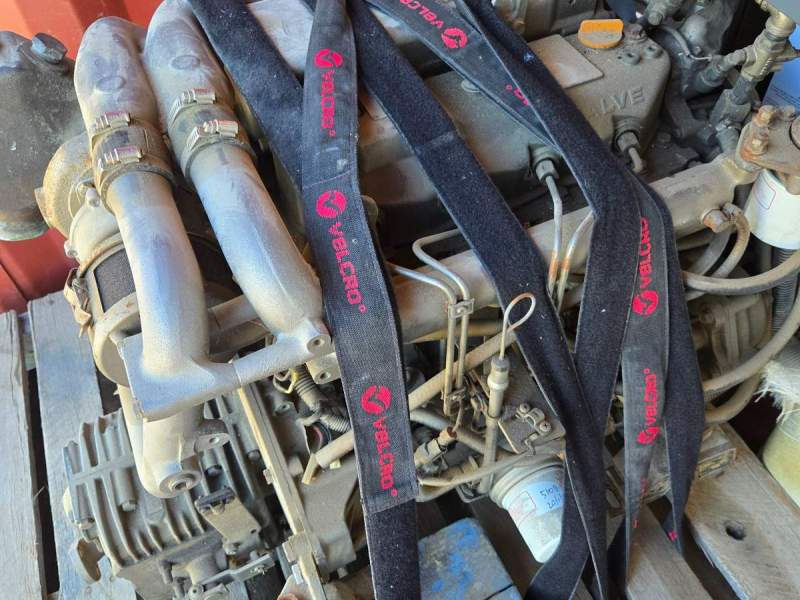 2008 Yanmar 4JH4 HTE 110hp diesel engine + ZF 30M gearbox