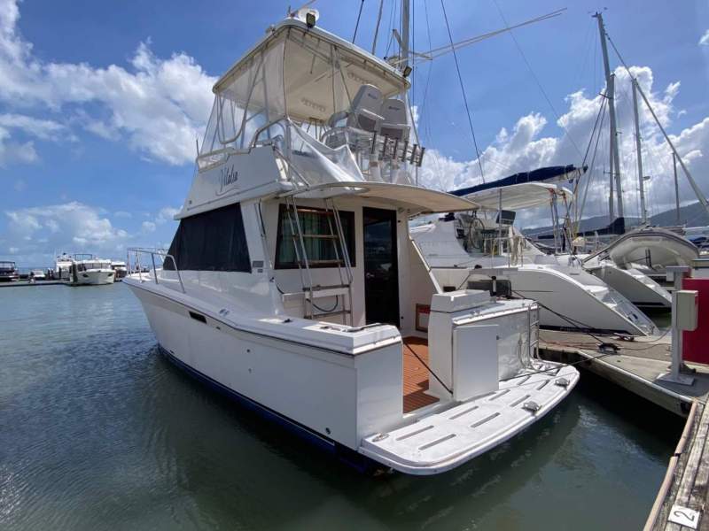 Mariner 3400 Flybridge ~ Diesel, Low Hours, Neat As A Pin