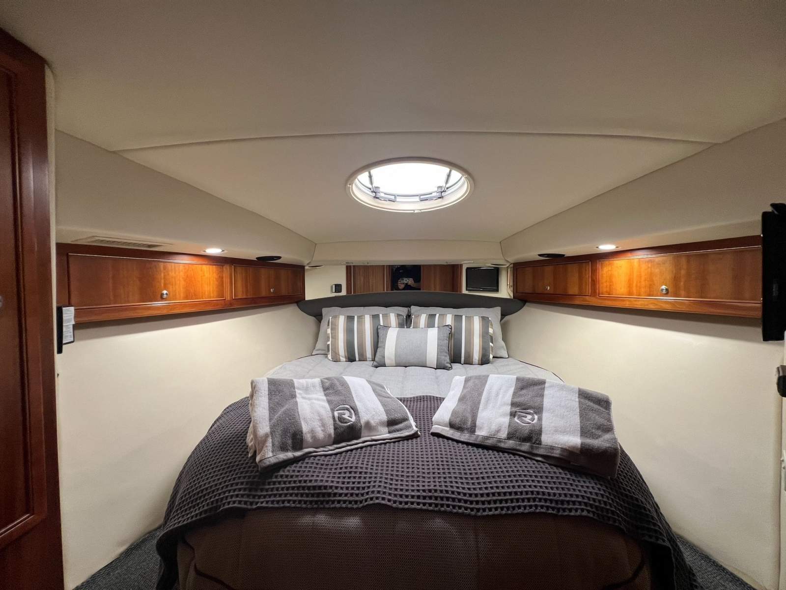  Riviera M430 Boat Brokers of Tasmania
