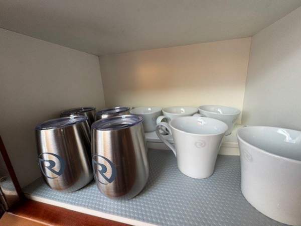  Riviera M430 Boat Brokers of Tasmania