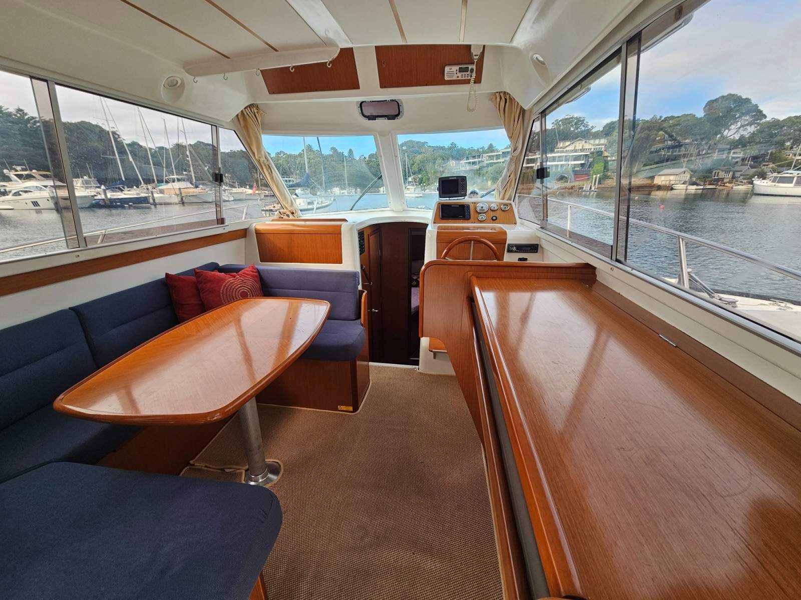 Beneteau Antares Series 9