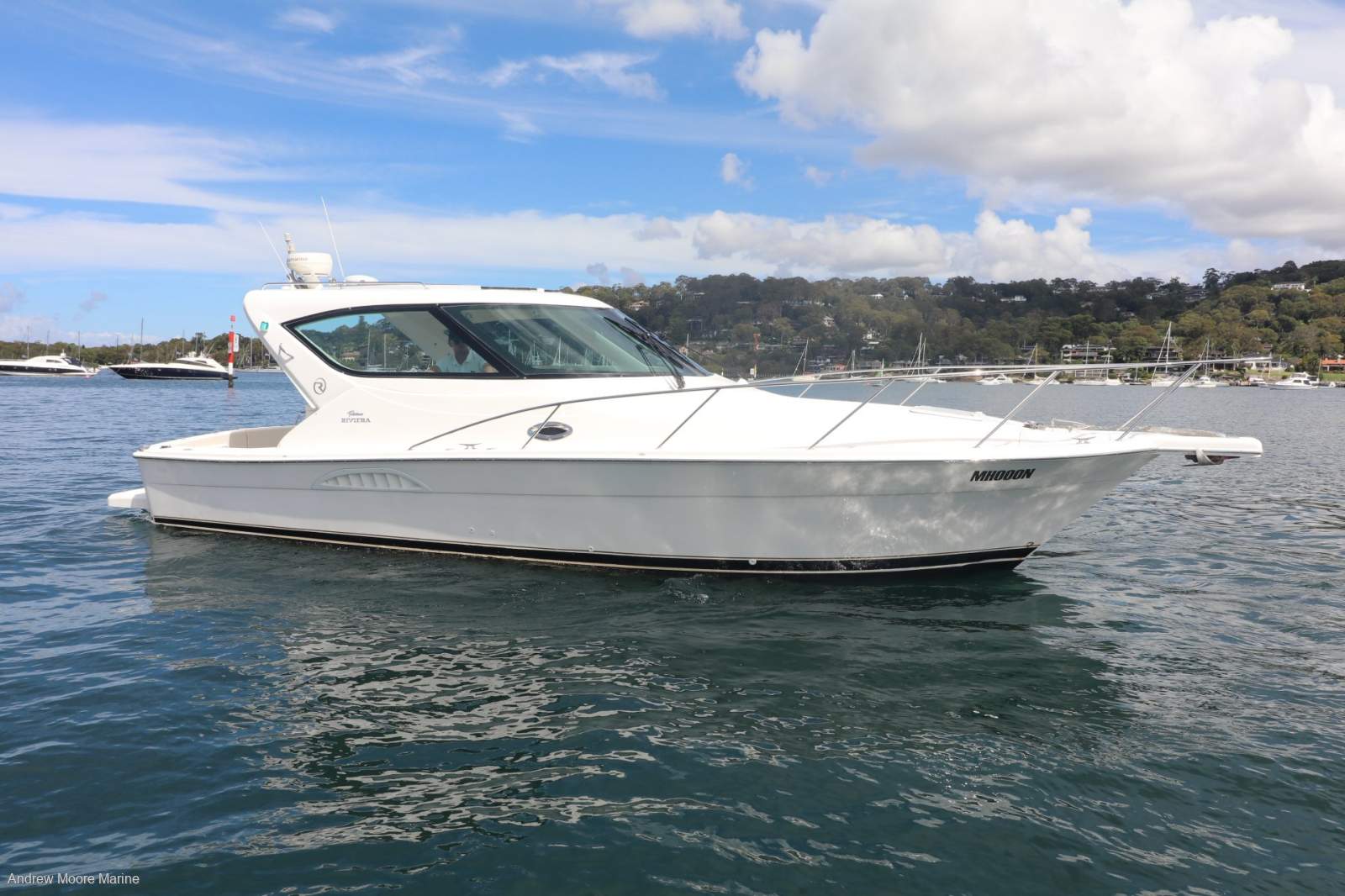 Riviera 3000 Offshore Enclosed