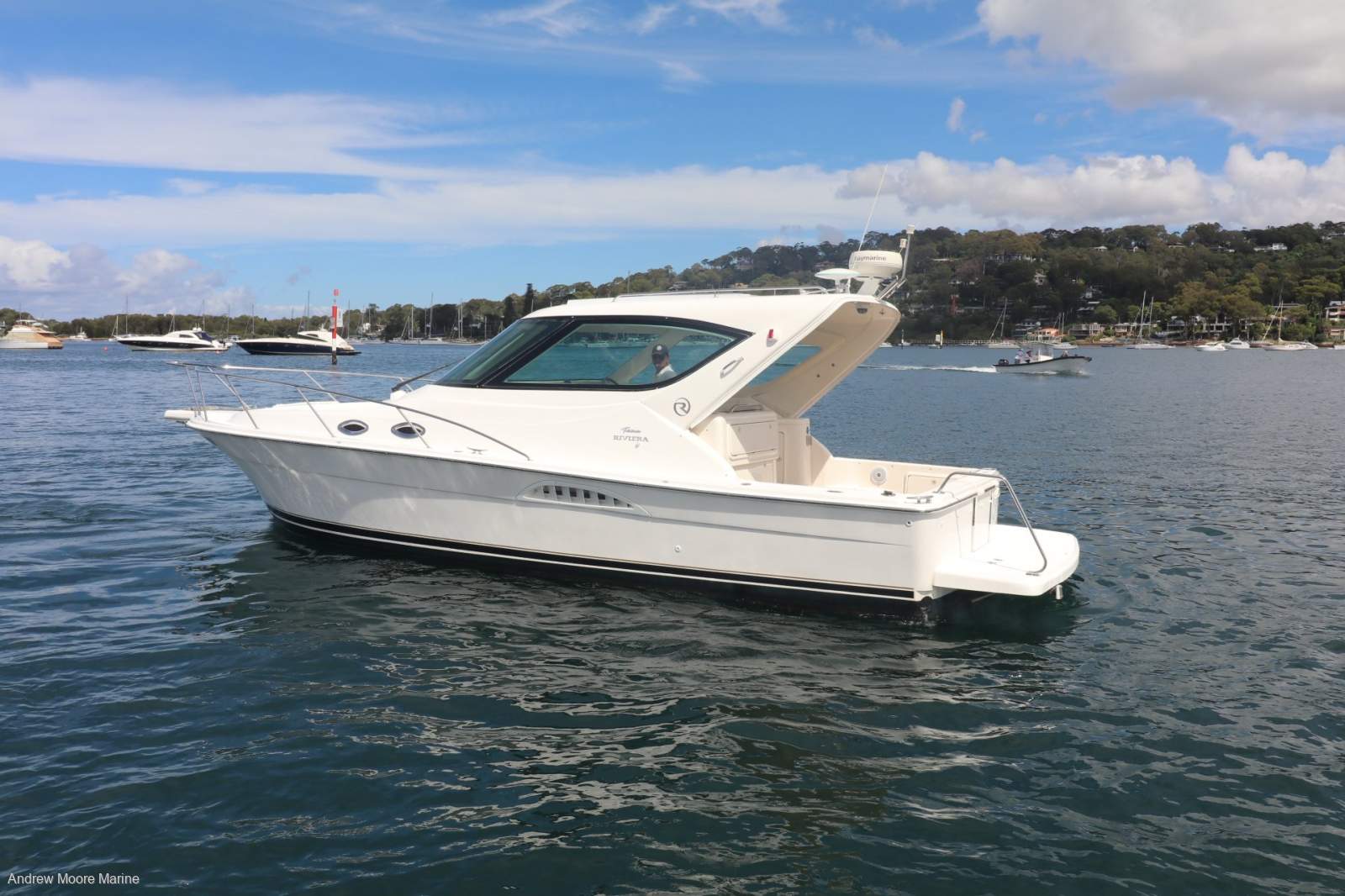 Riviera 3000 Offshore Enclosed