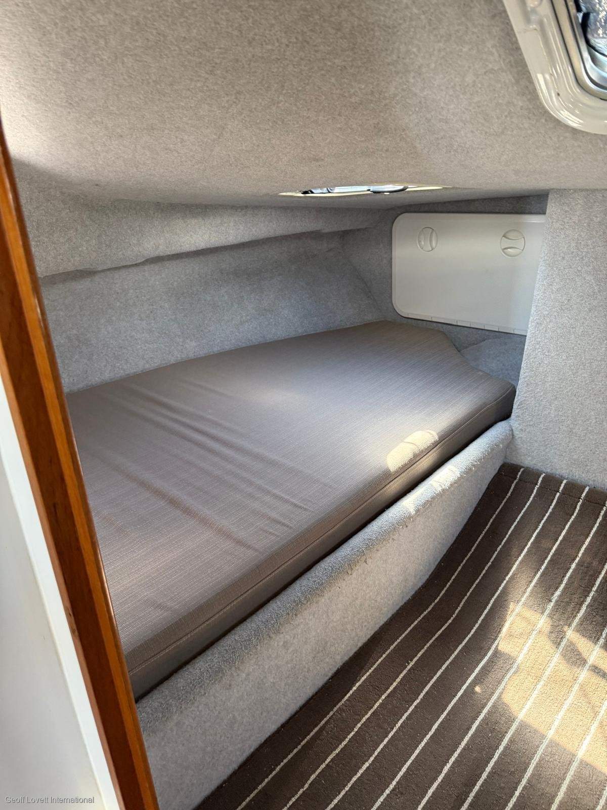 Kevlacat 3700 Flybridge Deluxe
