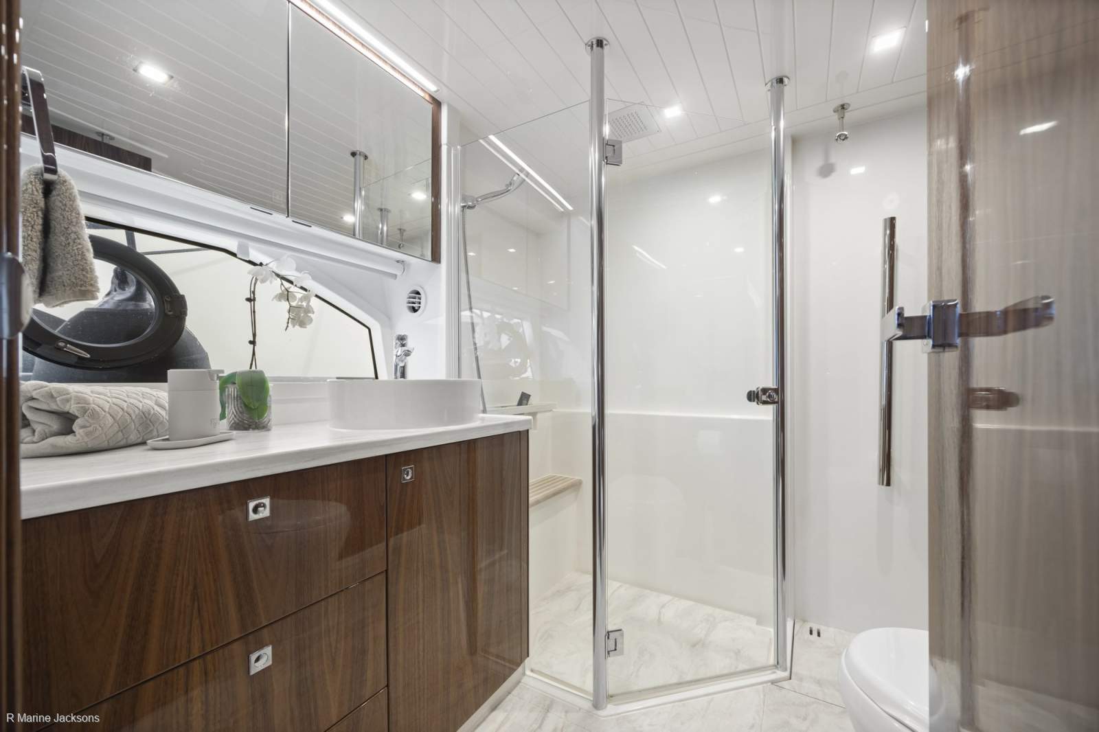  Riviera 64 Sports Motor Yacht Boat Brokers of Tasmania