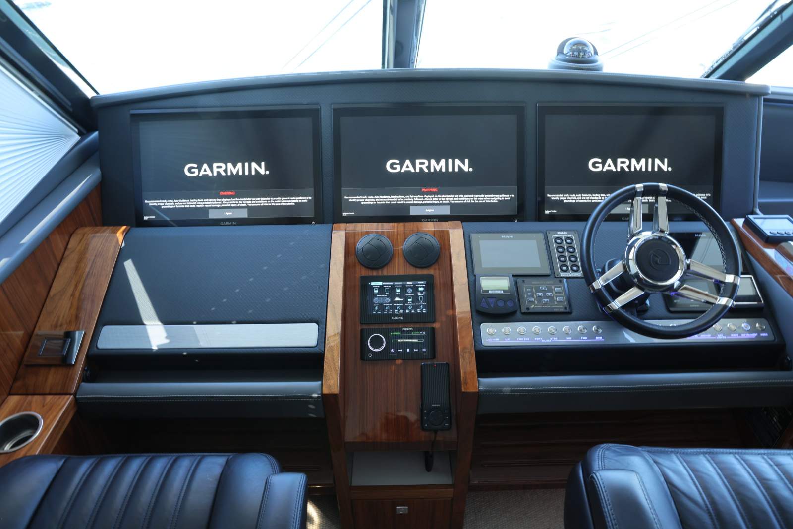 Riviera 64 Sports Motor Yacht MAN V12