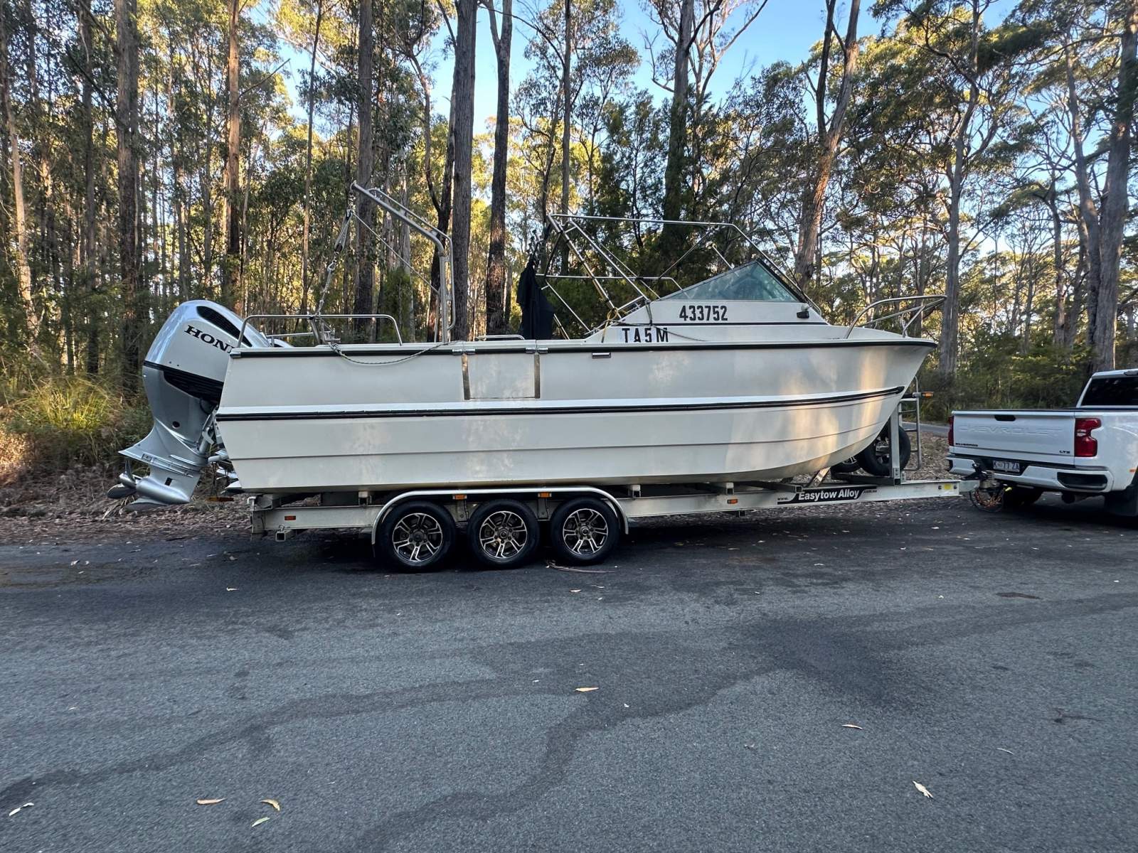 Noosa Cat 2600 Cuddy