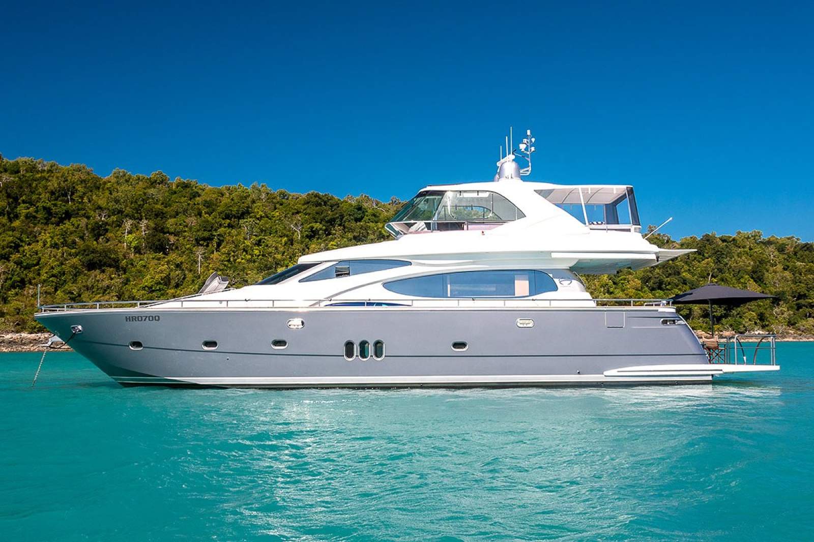 Horizon Yacht E70