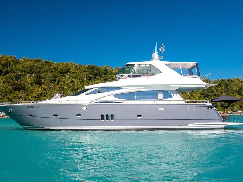 Horizon Yacht E70