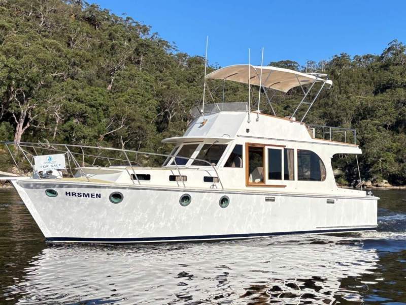Brooks Bros 33 Flybridge Cruiser