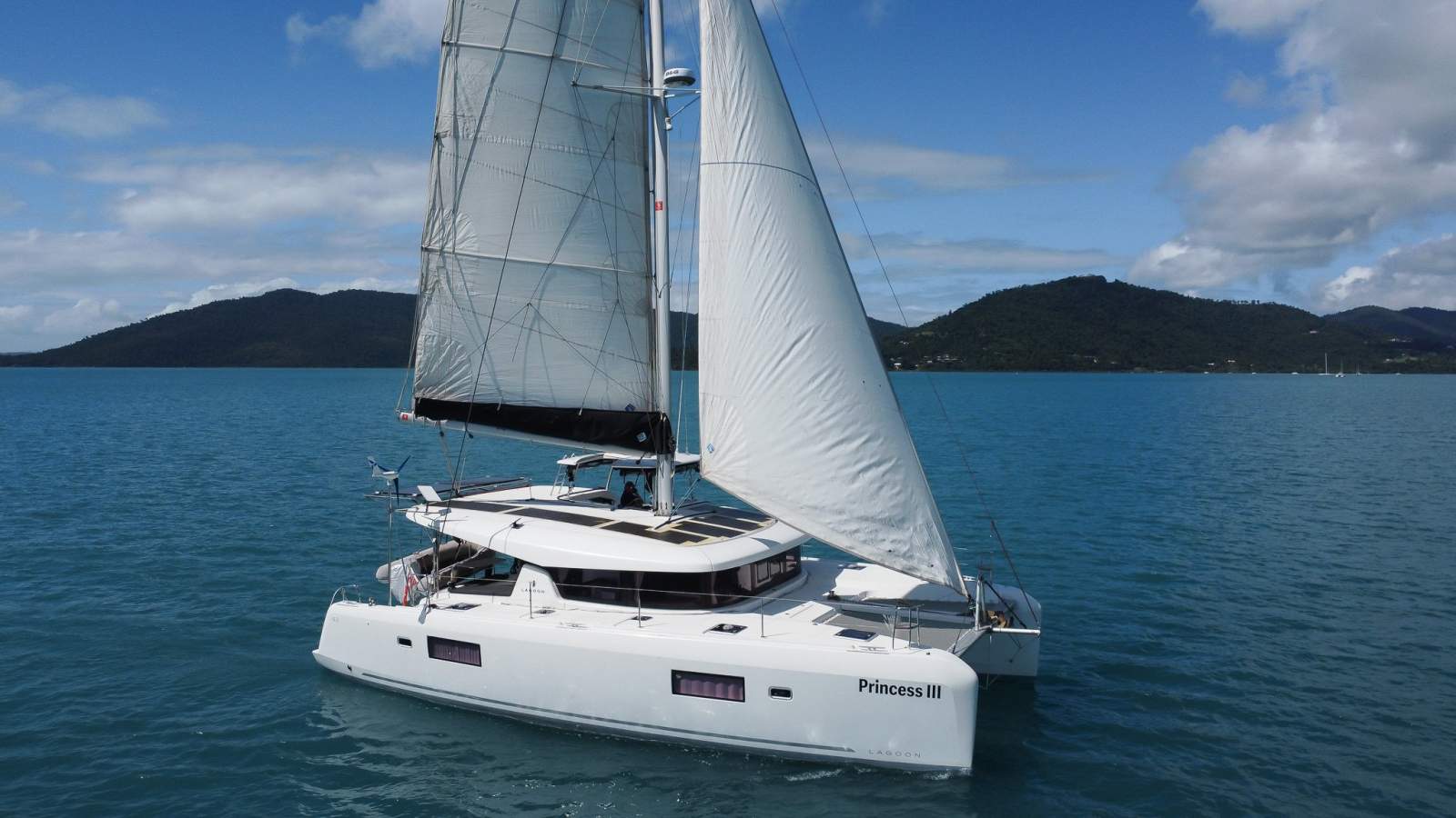 Lagoon 42 Owner Version (3 cabins)