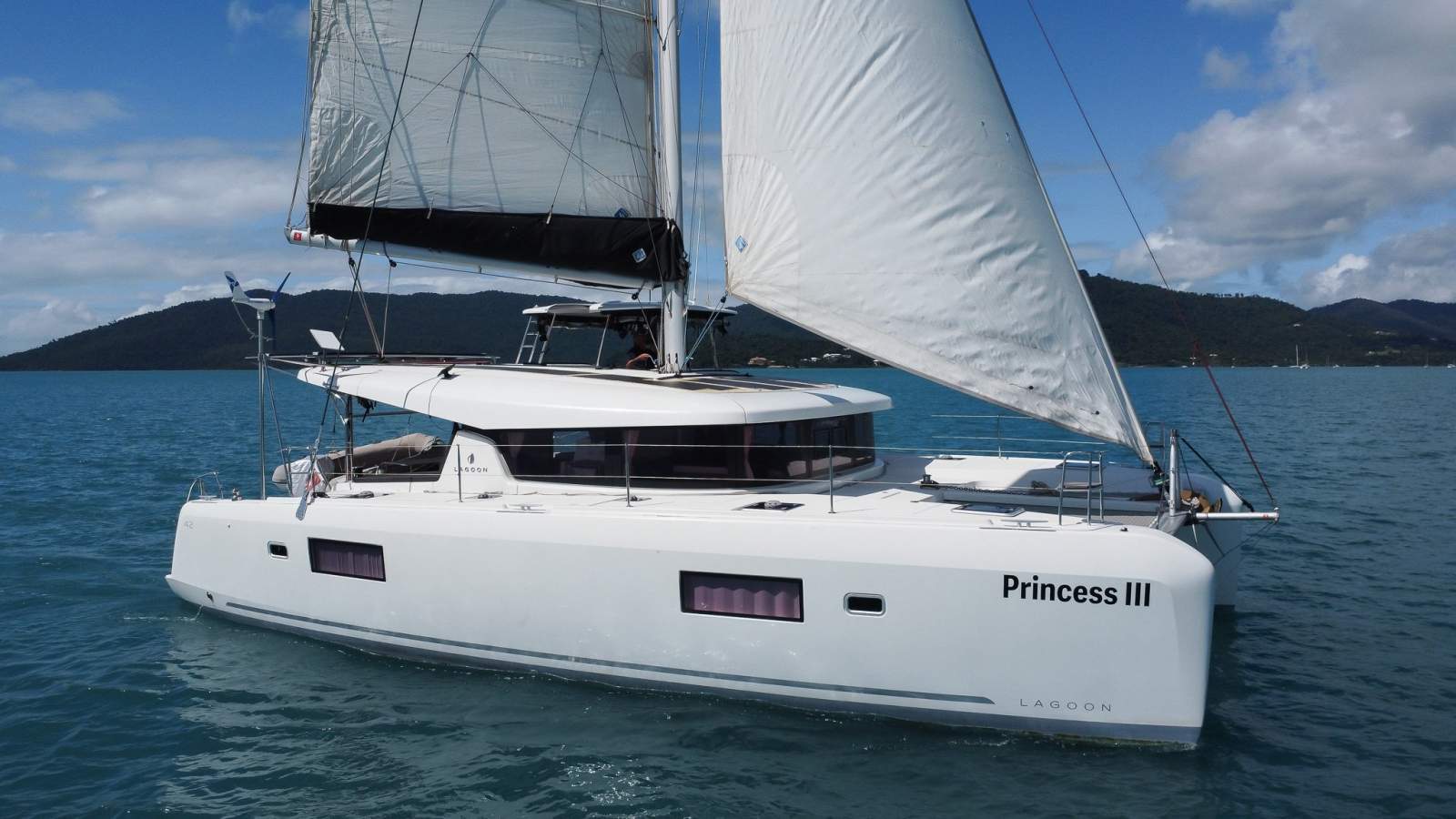Lagoon 42 Owner Version (3 cabins)
