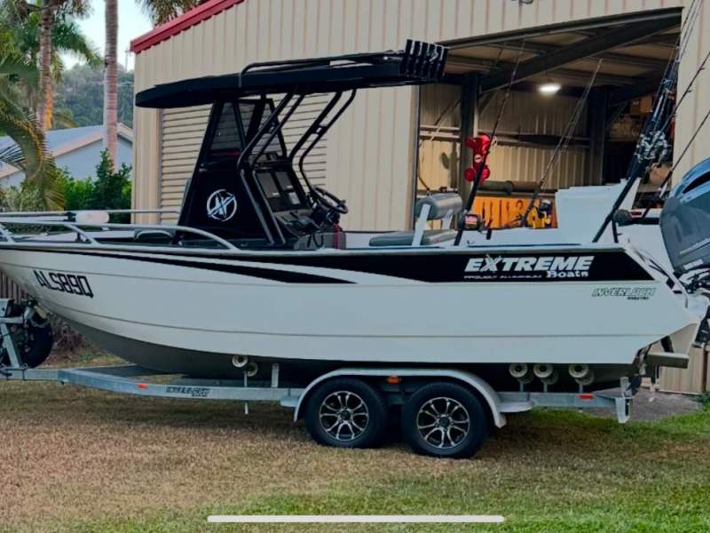 Extreme 645 Centre Console