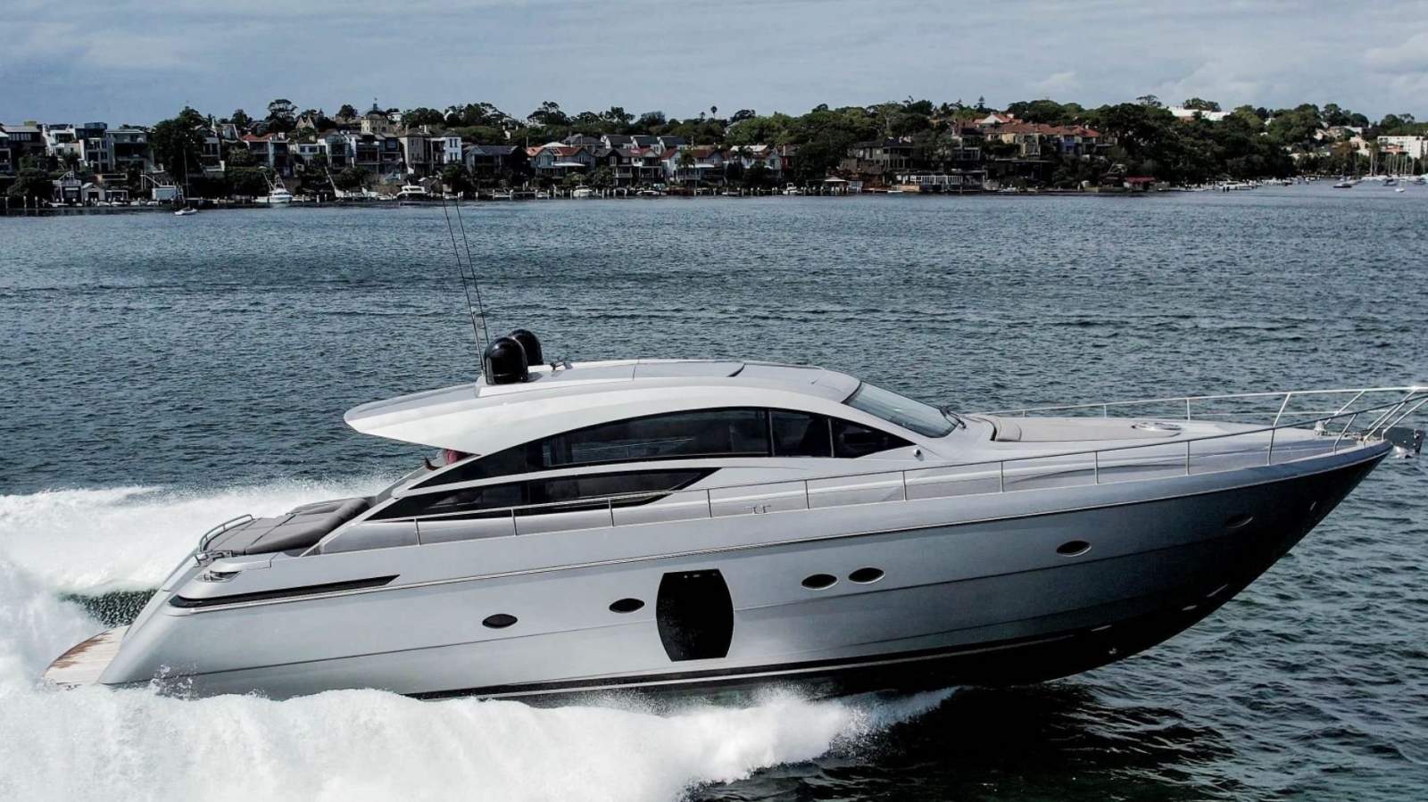 Pershing 64 | ON DISPAY I/J ARM SCIBS 25 | MAY 22 - 25