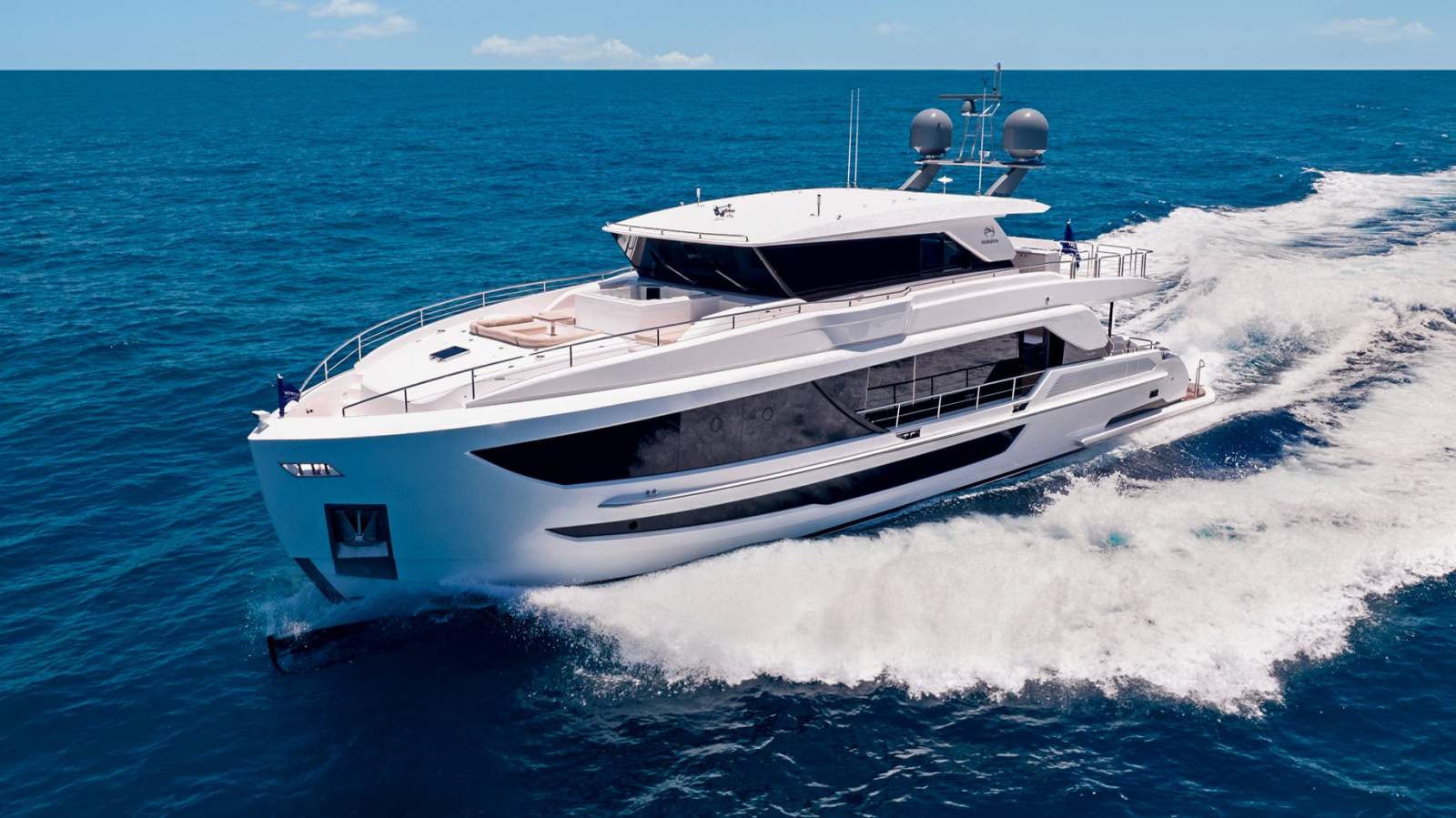 Horizon Yacht FD87 Skyline