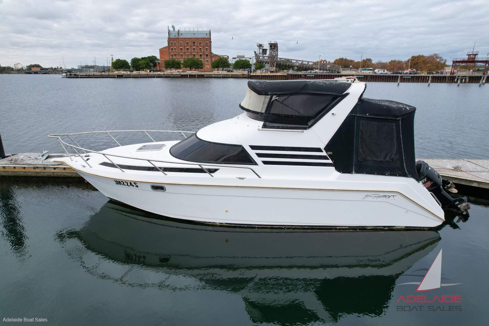 Seaquest 2800 Sports Bridge Cruiser