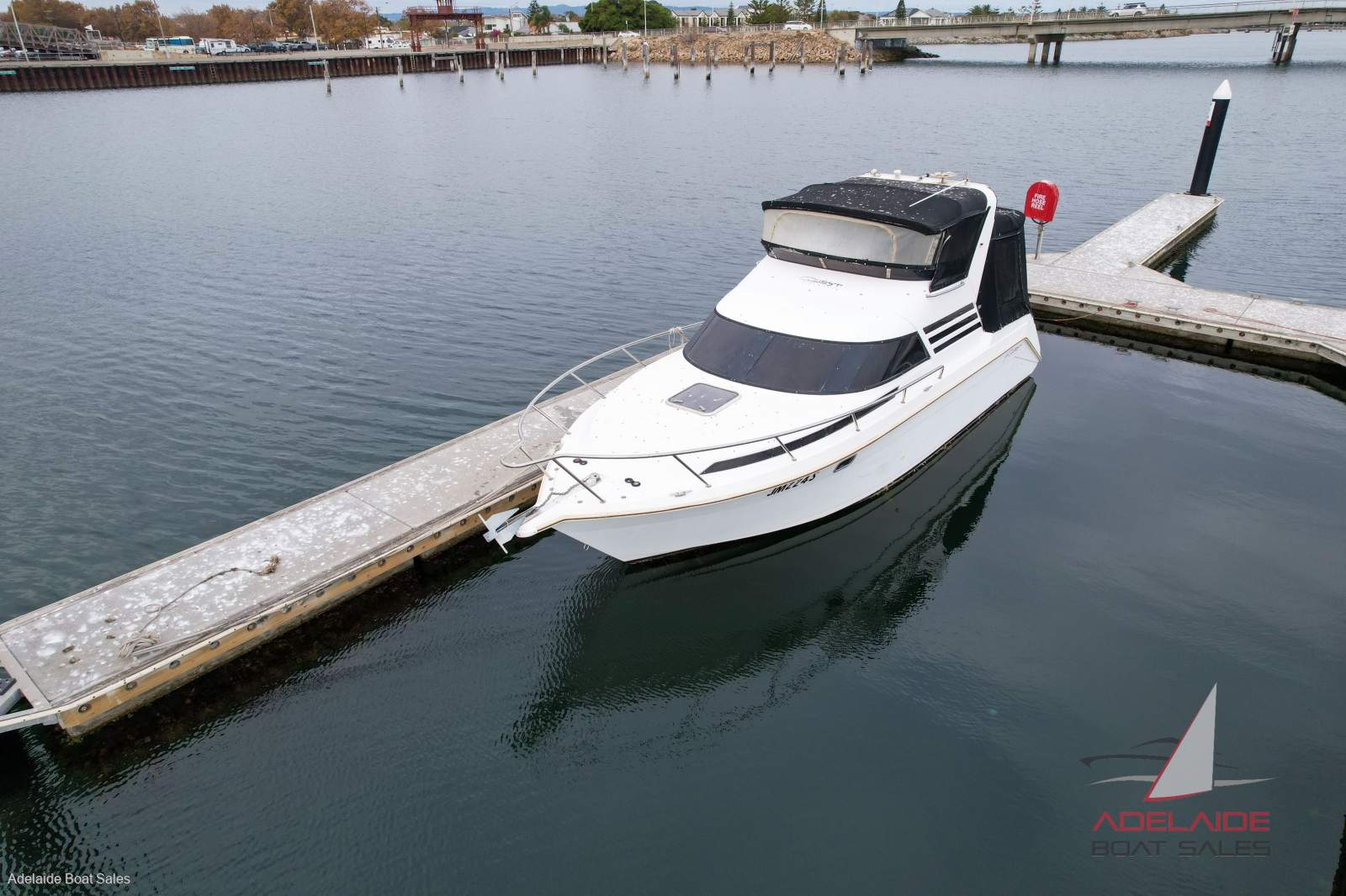 Seaquest 2800 Sports Bridge Cruiser