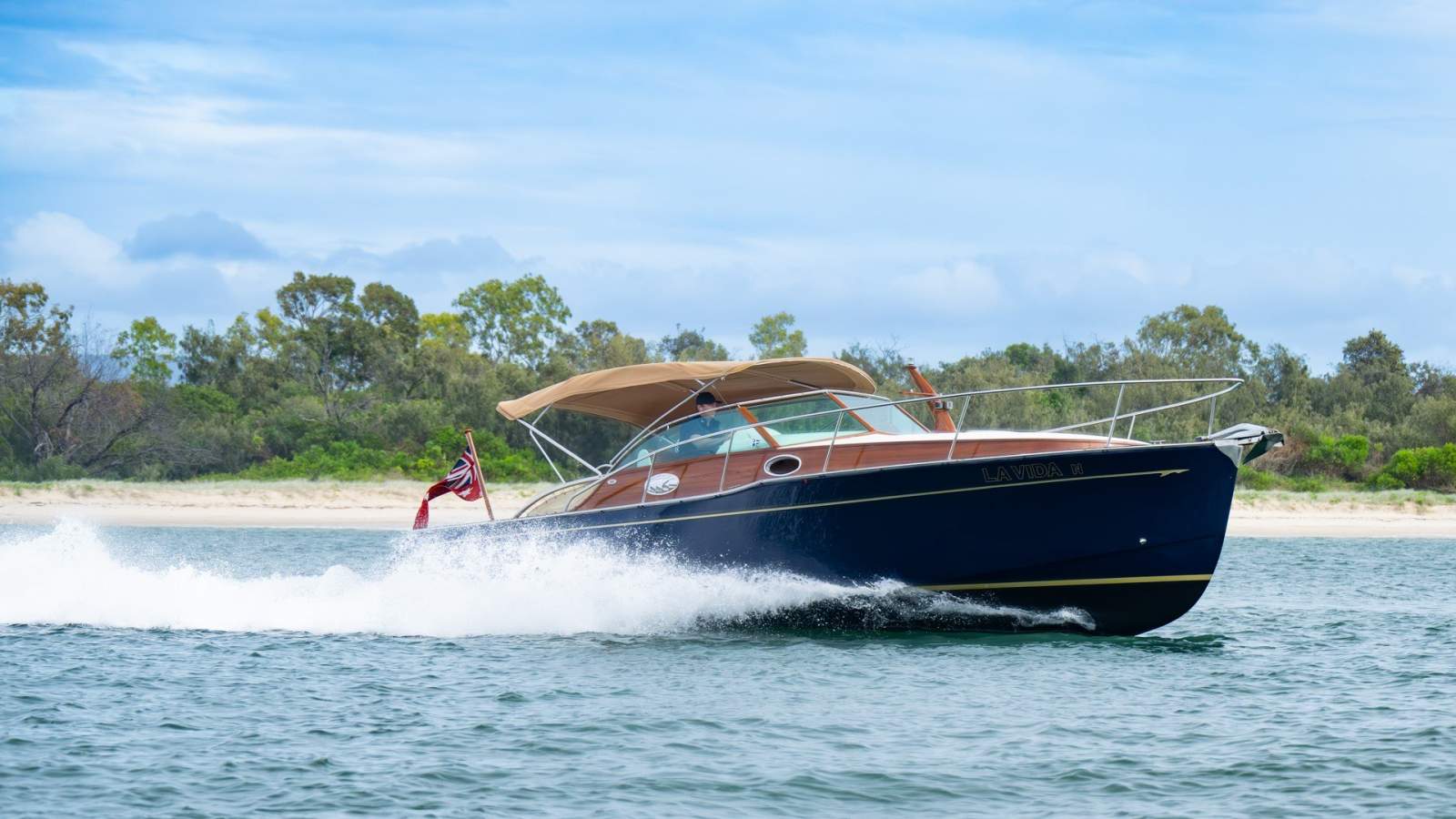 Azzura 33 Commuter | View at SCIBS 25 - I/J Arm