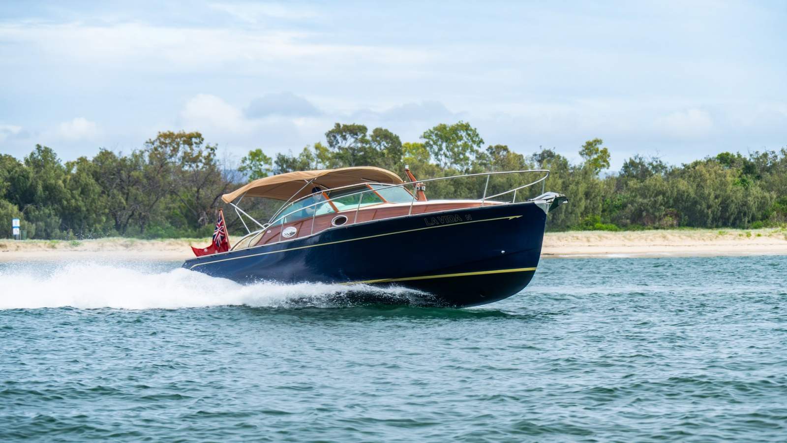 Azzura 33 Commuter | View at SCIBS 25 - I/J Arm