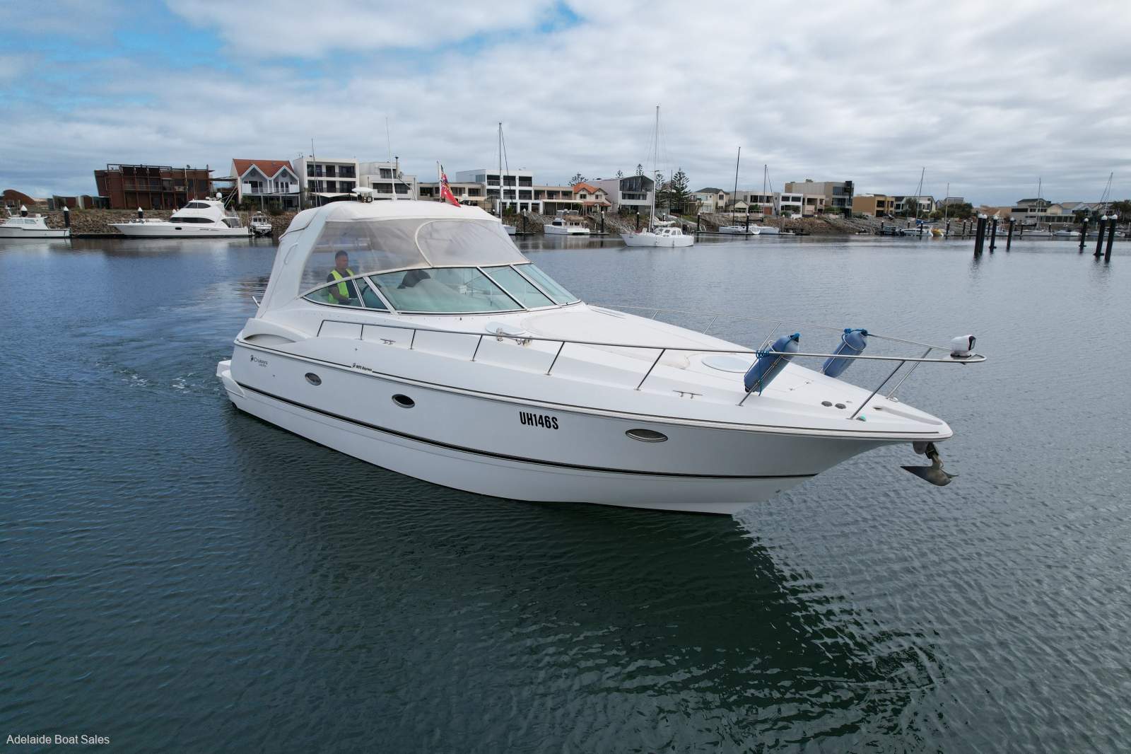 Cruisers Yachts 3672 Sports Cruiser