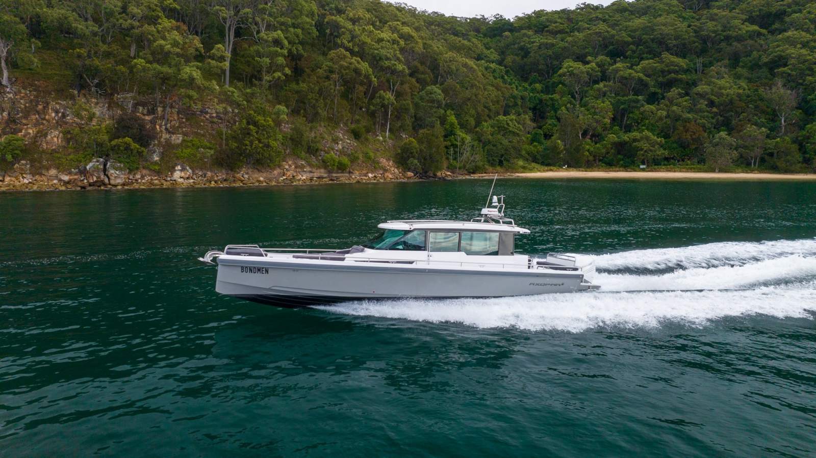 Axopar 37 Sports Cabin