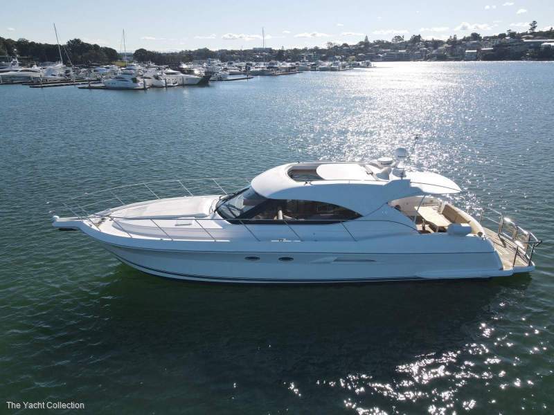 Riviera 5000 Sport Yacht