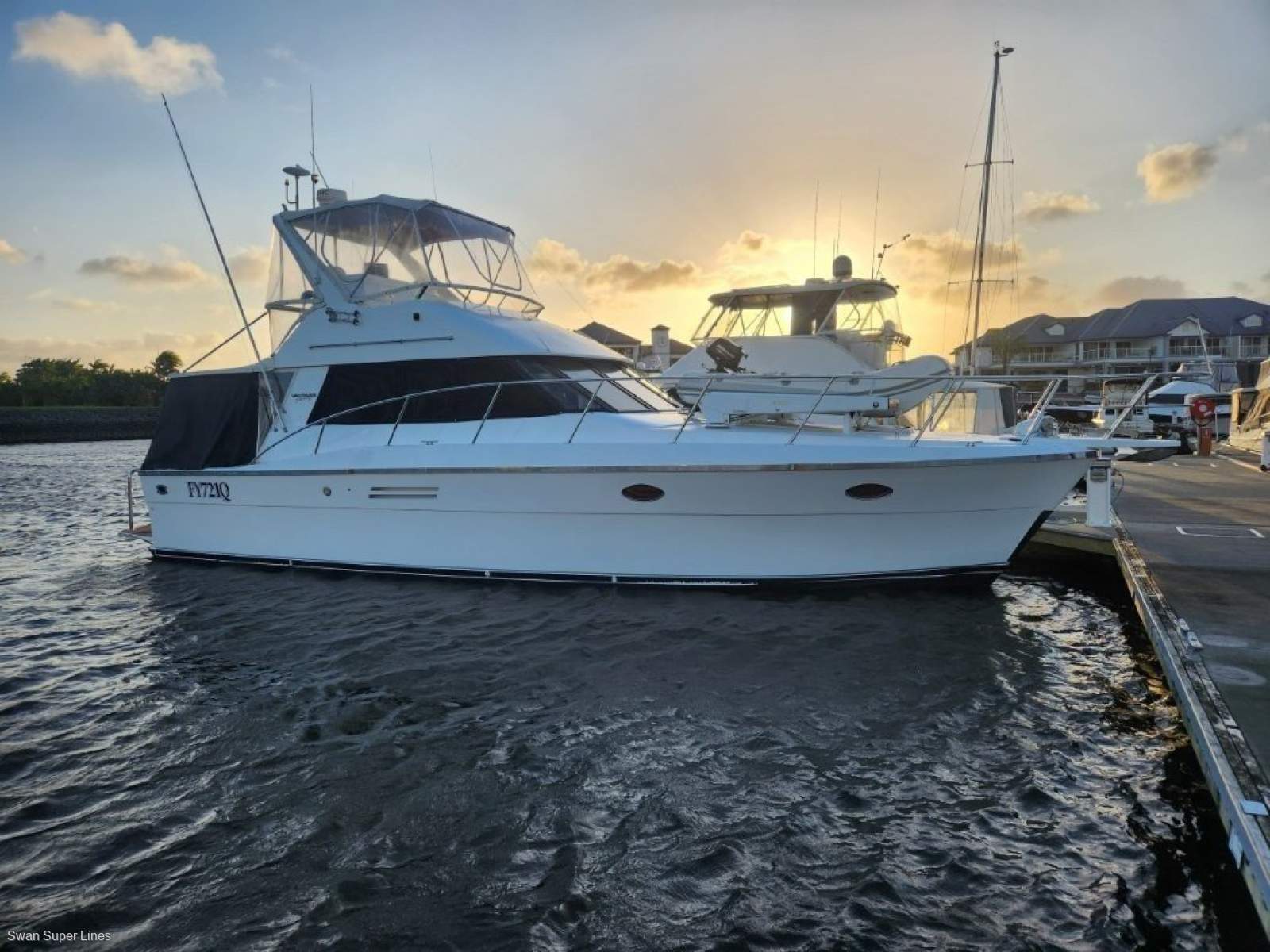 Pacific Motoryachts Flybridge Vantarie Sports Cruiser PACIFIC MOTOR YACHT
