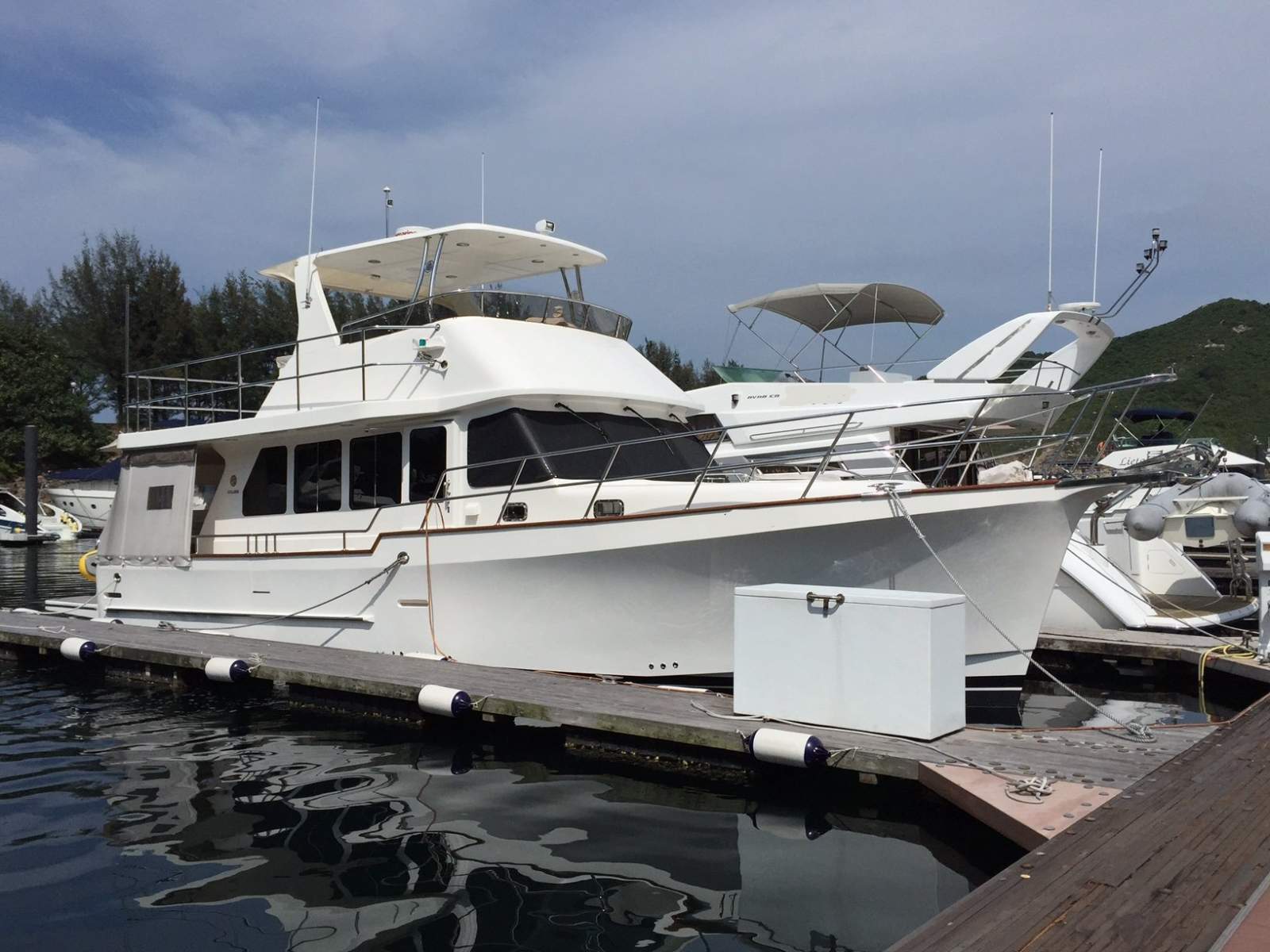 Explorer 46 Classic Flybridge Cruiser