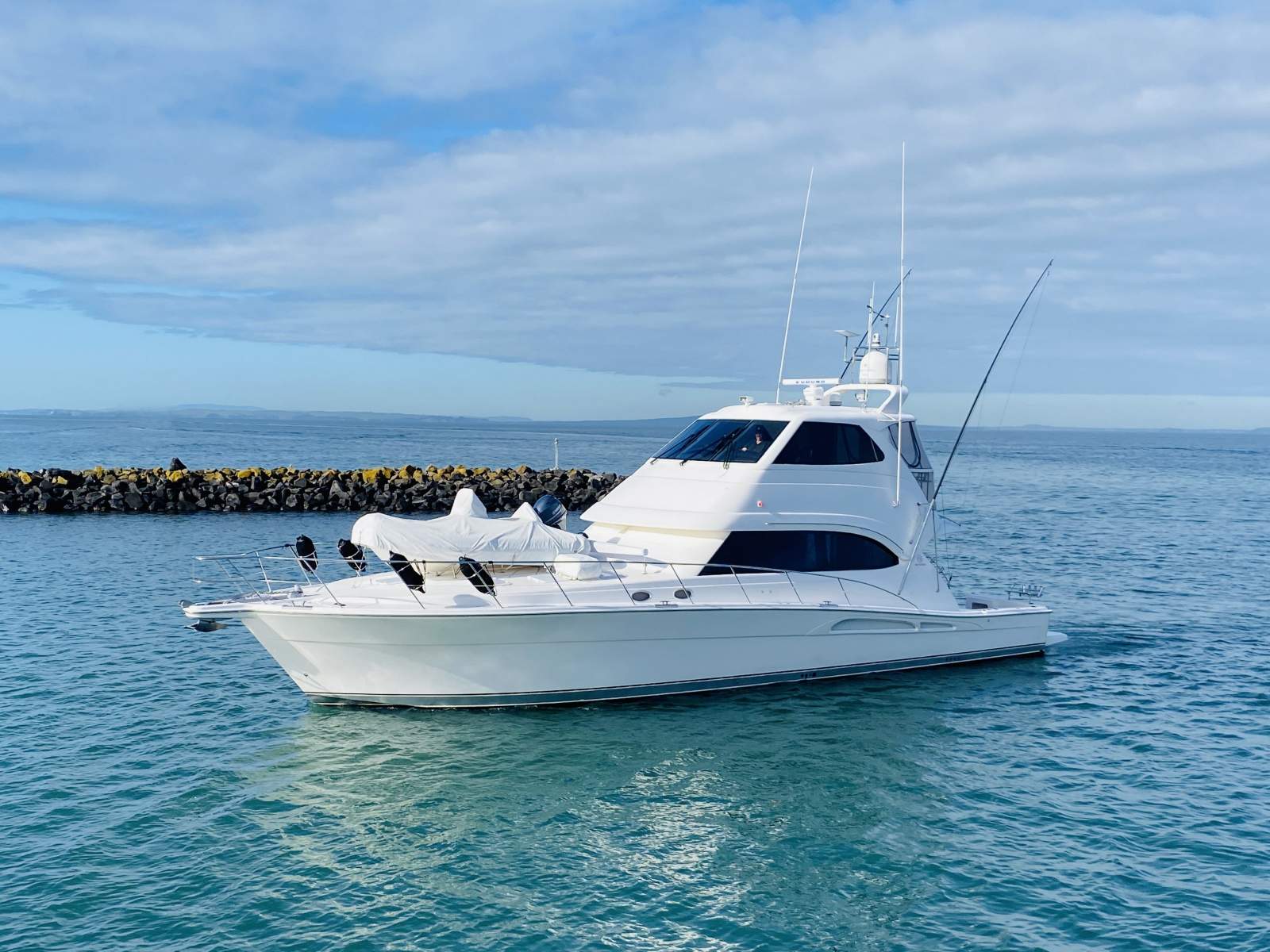 Riviera 60 Flybridge