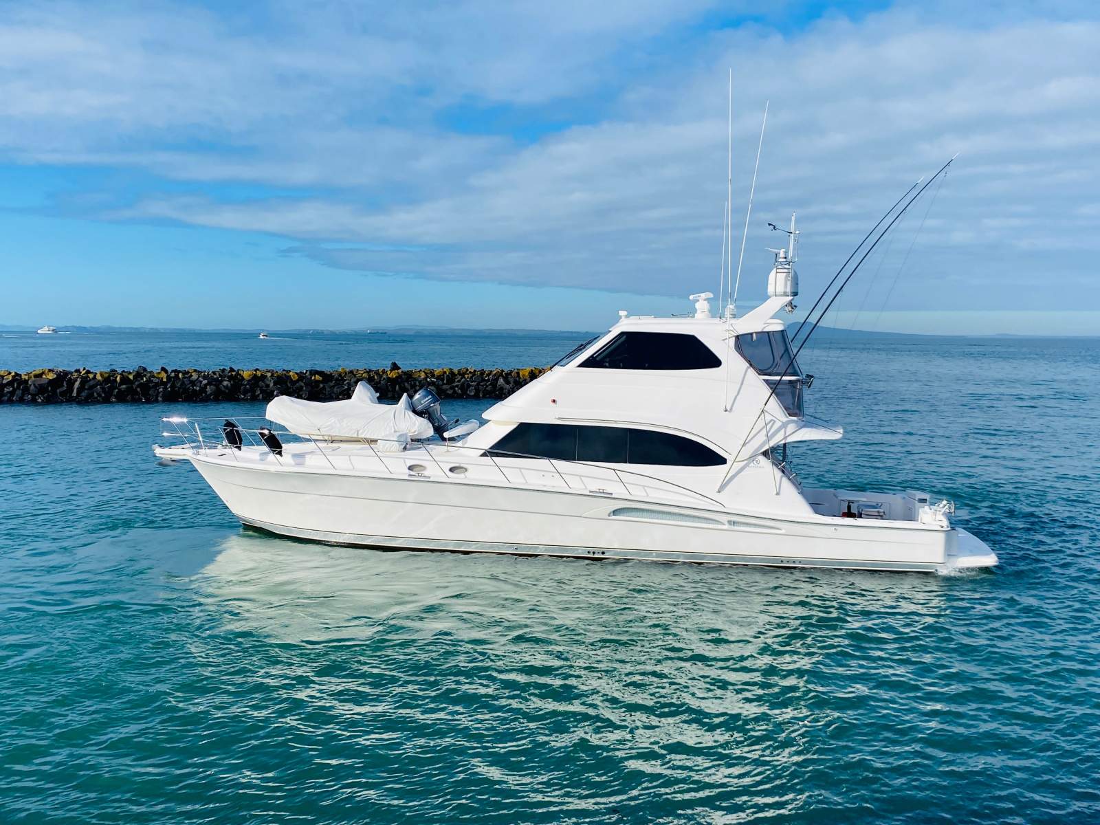 Riviera 60 Flybridge