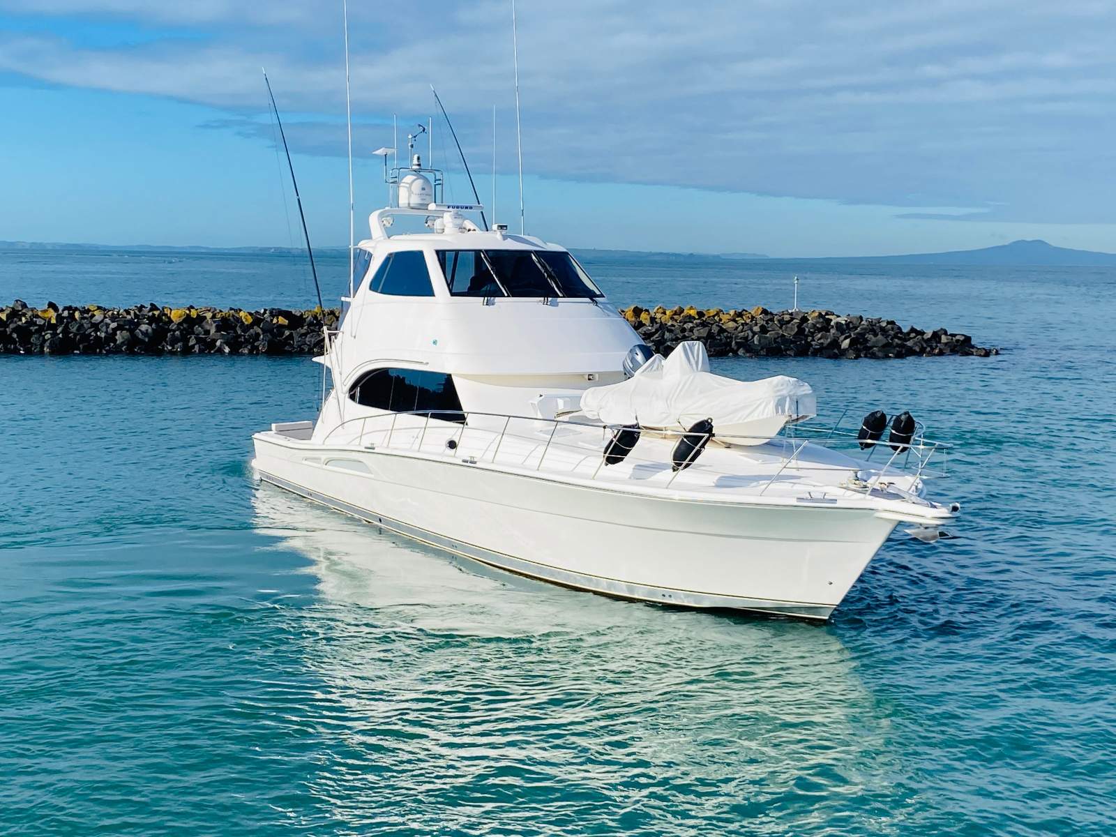 Riviera 60 Flybridge