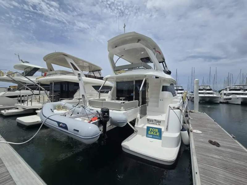 Aquila 44